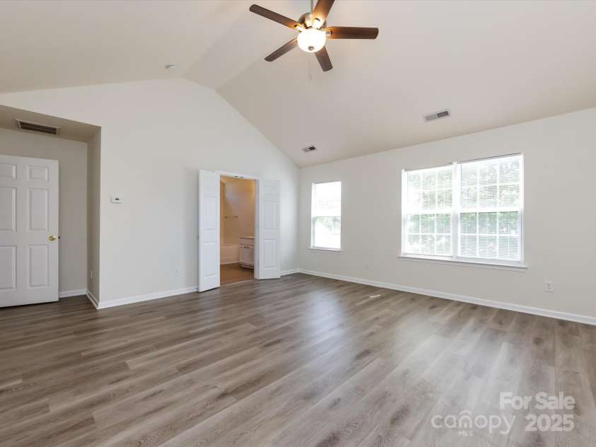 521 Ellingsworth Lane, Charlotte, NC 28214.  MLS# CAR4252479, YatesRealty ID 15310. Primary suite