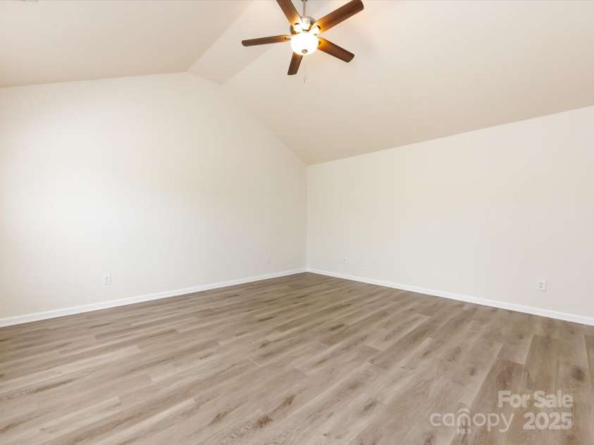 521 Ellingsworth Lane, Charlotte, NC 28214.  MLS# CAR4252479, YatesRealty ID 15310. Primary suite