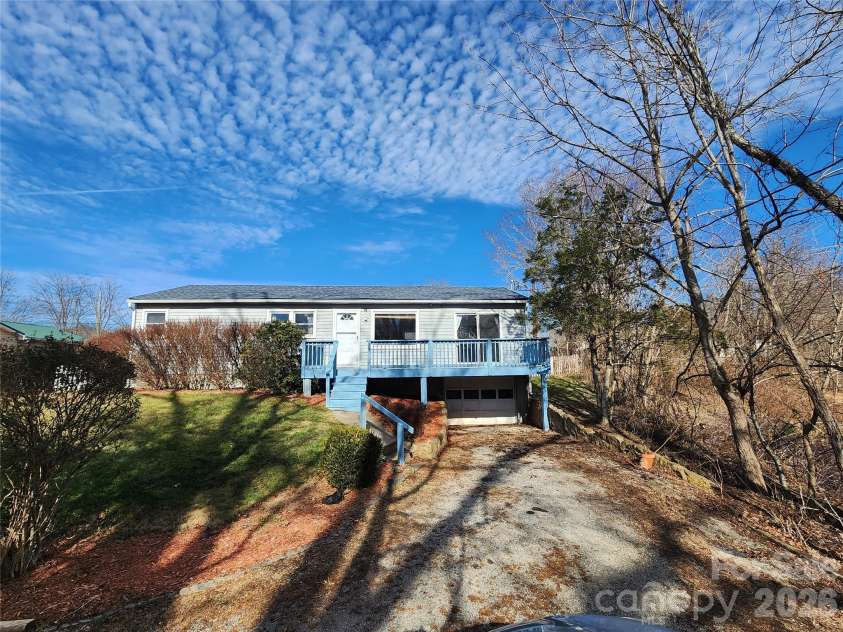 31 Stanley Street, Candler, NC 28715.  MLS# CAR4331105, YatesRealty ID 15311. 
