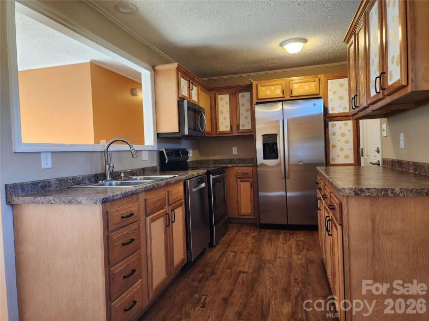 31 Stanley Street, Candler, NC 28715.  MLS# CAR4331105, YatesRealty ID 15311. 
