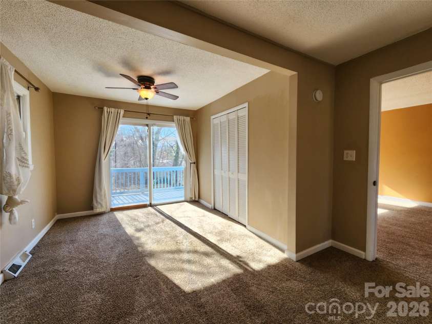 31 Stanley Street, Candler, NC 28715.  MLS# CAR4331105, YatesRealty ID 15311. 