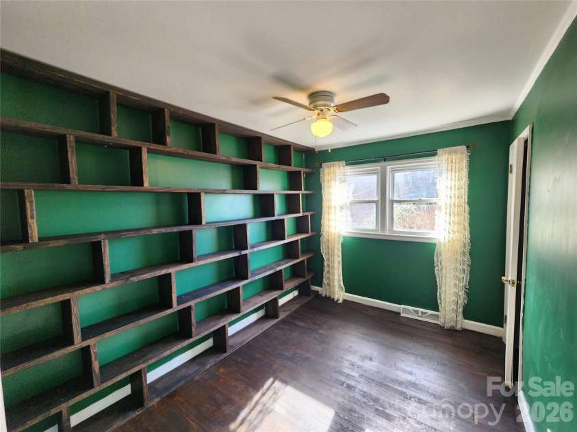 31 Stanley Street, Candler, NC 28715.  MLS# CAR4331105, YatesRealty ID 15311. 