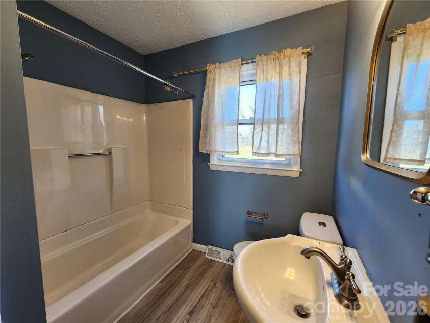 31 Stanley Street, Candler, NC 28715.  MLS# CAR4331105, YatesRealty ID 15311. 
