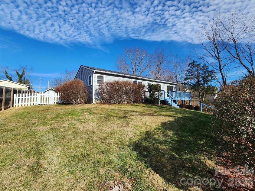 31 Stanley Street, Candler, NC 28715.  MLS# CAR4331105, YatesRealty ID 15311. 