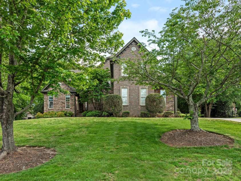 1814 Therrell Farms Road, Waxhaw, NC 28173.  MLS# CAR4257408, YatesRealty ID 15312. Front Exterior