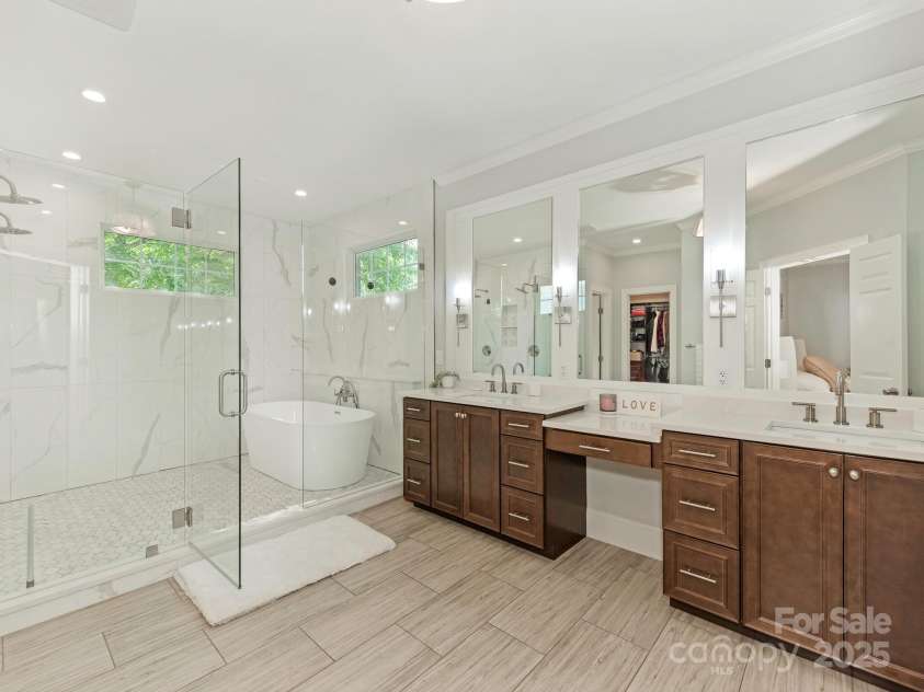 1814 Therrell Farms Road, Waxhaw, NC 28173.  MLS# CAR4257408, YatesRealty ID 15312. Primary Bath