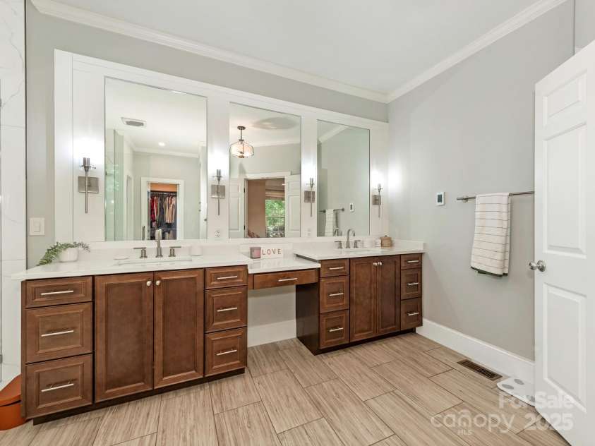 1814 Therrell Farms Road, Waxhaw, NC 28173.  MLS# CAR4257408, YatesRealty ID 15312. Primary Bath