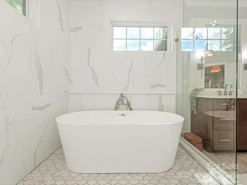 1814 Therrell Farms Road, Waxhaw, NC 28173.  MLS# CAR4257408, YatesRealty ID 15312. Primary Bath