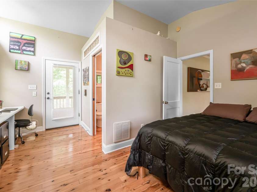 75 Cisco Road, Asheville, NC 28805.  MLS# CAR4277193, YatesRealty ID 15312. 