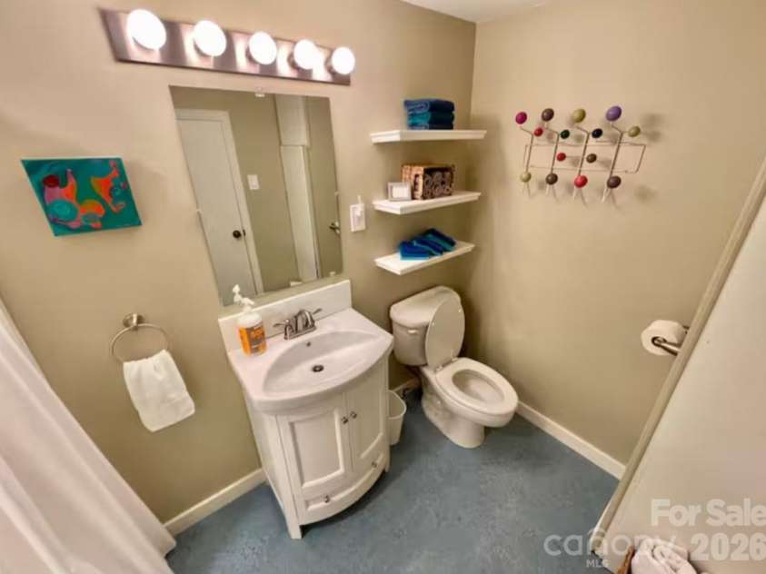 75 Cisco Road, Asheville, NC 28805.  MLS# CAR4277193, YatesRealty ID 15312. 
