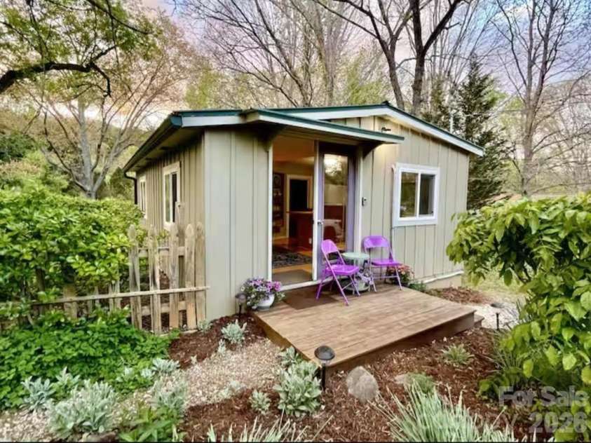 75 Cisco Road, Asheville, NC 28805.  MLS# CAR4277193, YatesRealty ID 15312. 