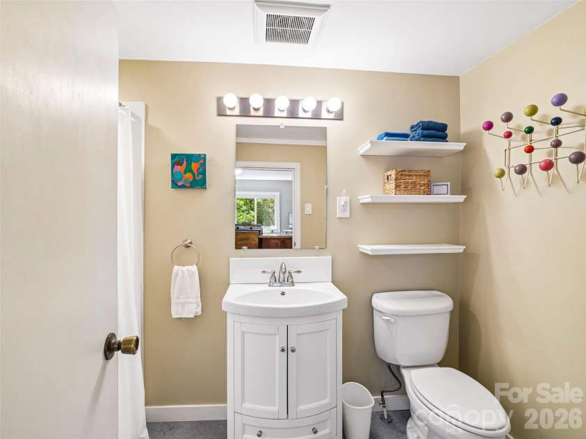 75 Cisco Road, Asheville, NC 28805.  MLS# CAR4425797, YatesRealty ID 15312. Cottage bath