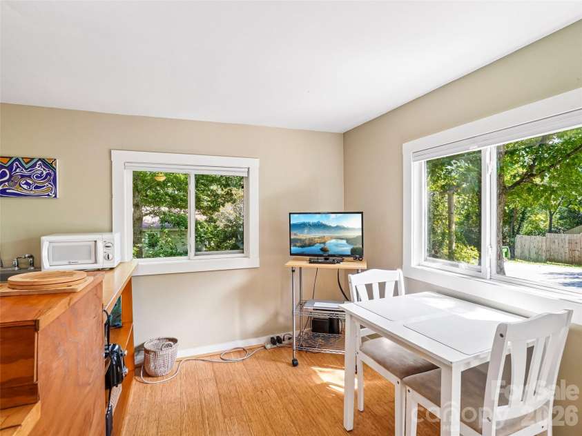 75 Cisco Road, Asheville, NC 28805.  MLS# CAR4425797, YatesRealty ID 15312. Cottage dining area