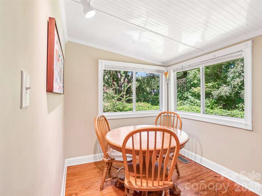 75 Cisco Road, Asheville, NC 28805.  MLS# CAR4425797, YatesRealty ID 15312. Dining area off kitchen