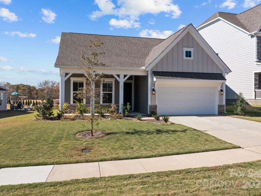 197 Tetcott Street, Mooresville, NC 28115.  MLS# CAR4238933, YatesRealty ID 15313. Welcome to this Lovely Modern Farmhouse!