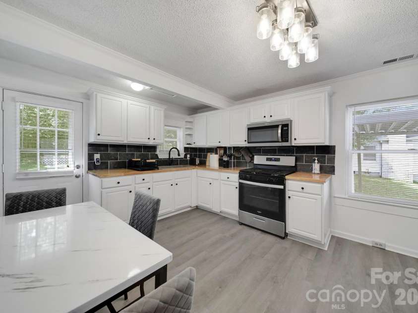 311 Todd Street, Belmont, NC 28012.  MLS# CAR4374363, YatesRealty ID 15313. 