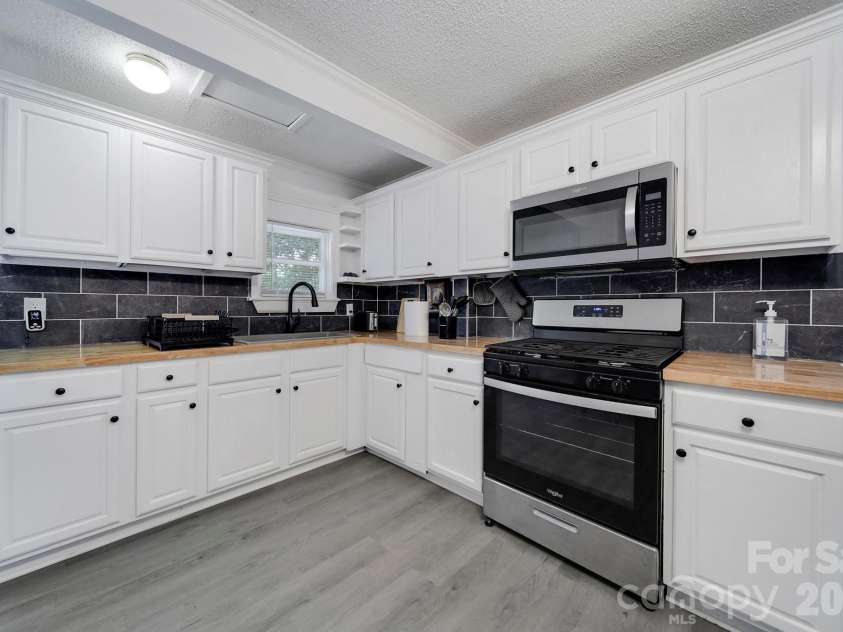 311 Todd Street, Belmont, NC 28012.  MLS# CAR4374363, YatesRealty ID 15313. 