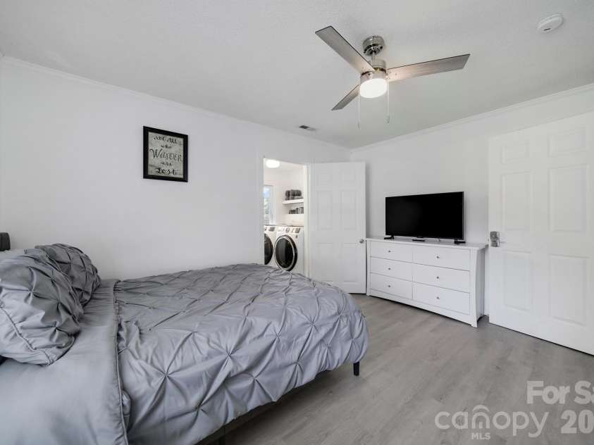 311 Todd Street, Belmont, NC 28012.  MLS# CAR4374363, YatesRealty ID 15313. 