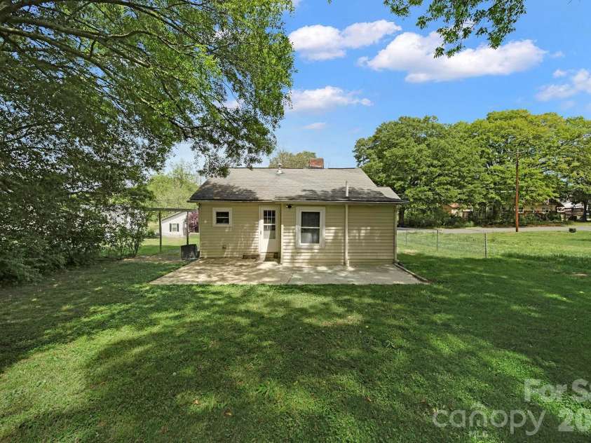 311 Todd Street, Belmont, NC 28012.  MLS# CAR4374363, YatesRealty ID 15313. 