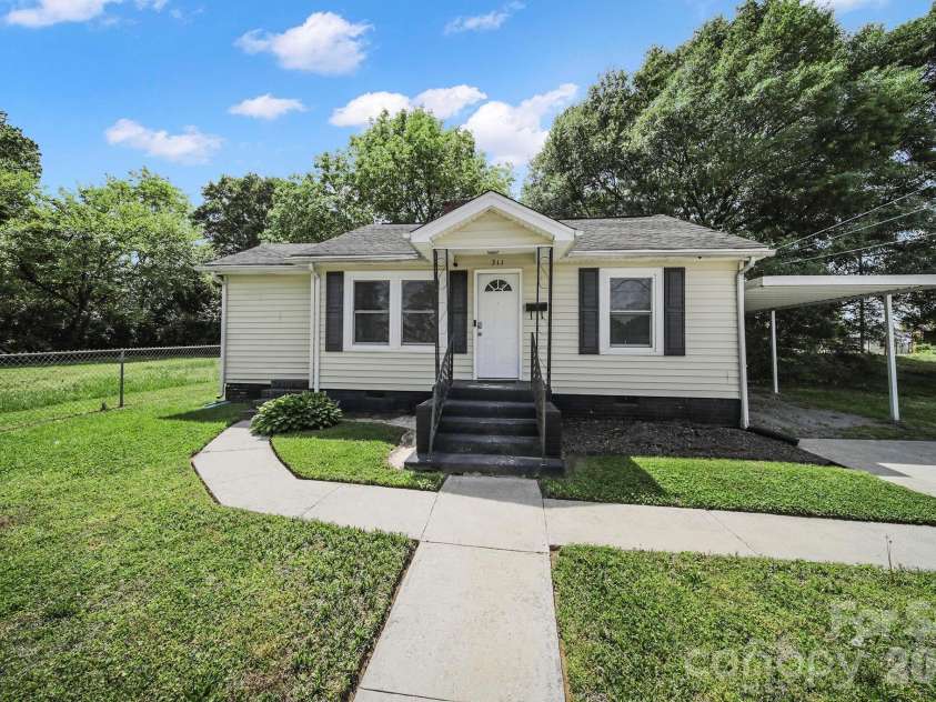 311 Todd Street, Belmont, NC 28012.  MLS# CAR4374363, YatesRealty ID 15313. 