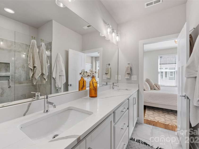 2123 Bryant Park Drive, Charlotte, NC 28208.  MLS# CAR4252518, YatesRealty ID 15314. 