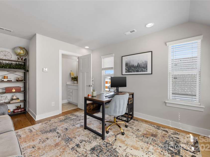 2123 Bryant Park Drive, Charlotte, NC 28208.  MLS# CAR4252518, YatesRealty ID 15314. 