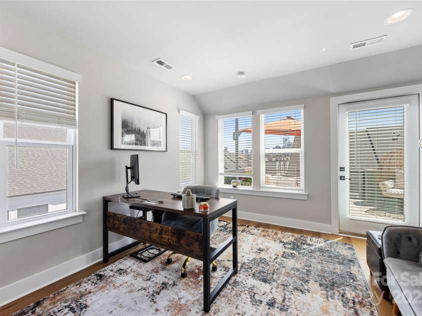 2123 Bryant Park Drive, Charlotte, NC 28208.  MLS# CAR4252518, YatesRealty ID 15314. 