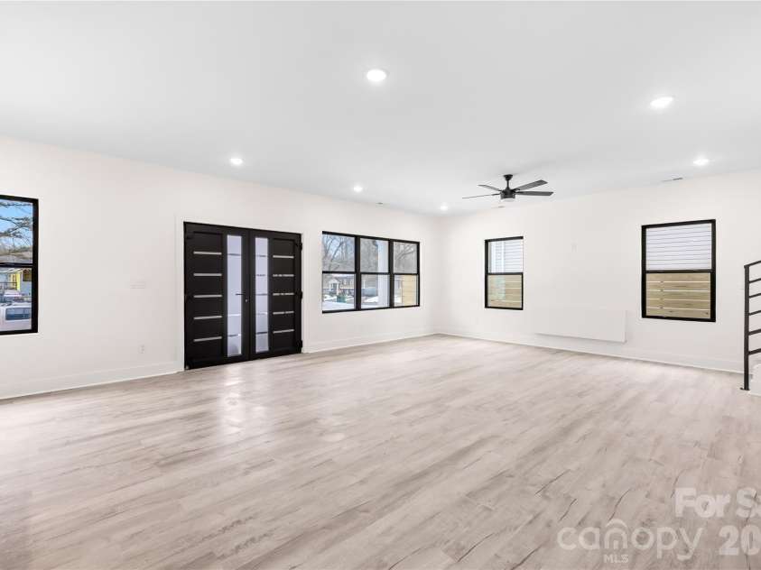 5113 Banfshire Road, Charlotte, NC 28215.  MLS# CAR4390284, YatesRealty ID 15314. 