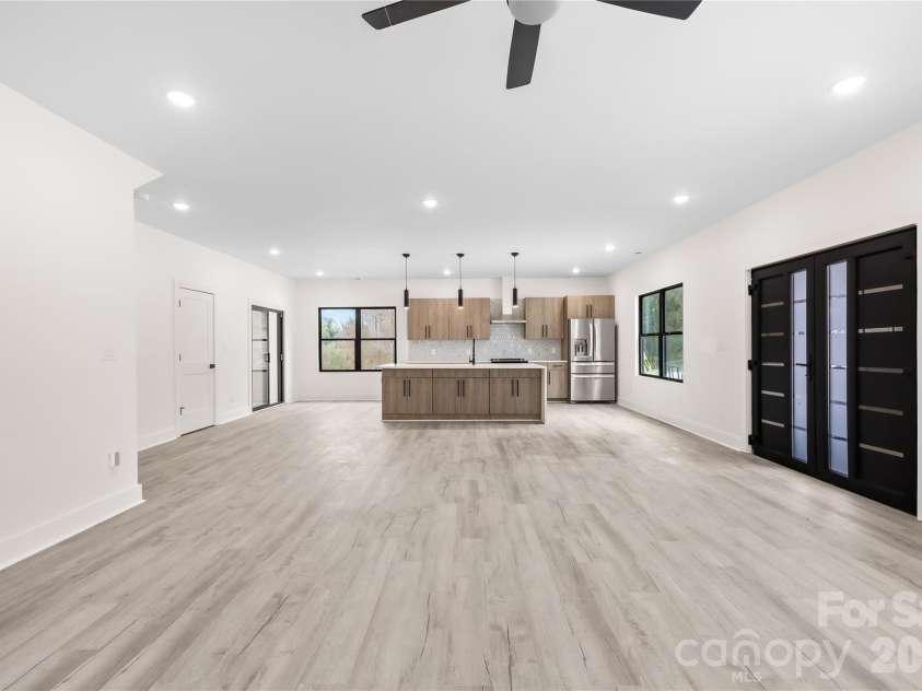 5113 Banfshire Road, Charlotte, NC 28215.  MLS# CAR4390284, YatesRealty ID 15314. 