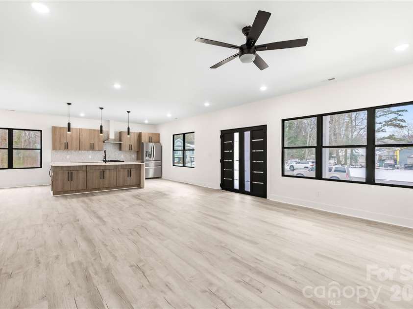5113 Banfshire Road, Charlotte, NC 28215.  MLS# CAR4390284, YatesRealty ID 15314. 