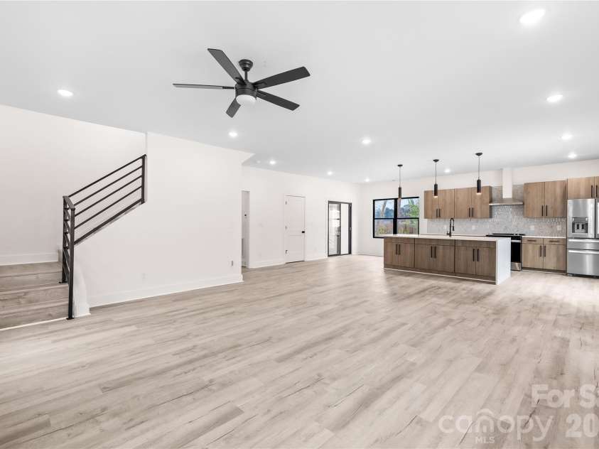 5113 Banfshire Road, Charlotte, NC 28215.  MLS# CAR4390284, YatesRealty ID 15314. 