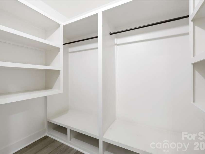 5113 Banfshire Road, Charlotte, NC 28215.  MLS# CAR4390284, YatesRealty ID 15314. 