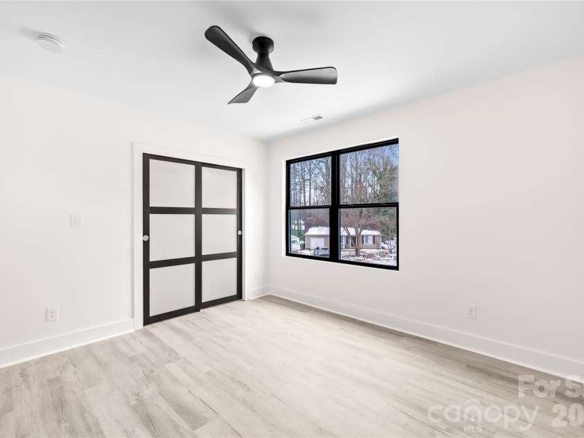5113 Banfshire Road, Charlotte, NC 28215.  MLS# CAR4390284, YatesRealty ID 15314. 