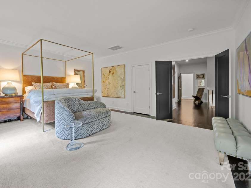 1550 High Street, Charlotte, NC 28211.  MLS# CAR4251602, YatesRealty ID 15315. 