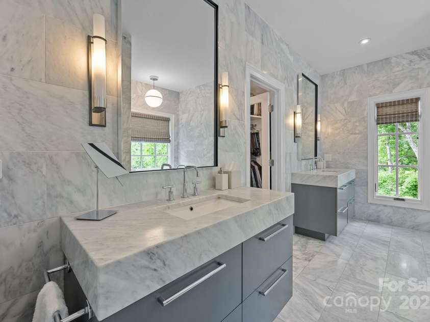 1550 High Street, Charlotte, NC 28211.  MLS# CAR4251602, YatesRealty ID 15315. 