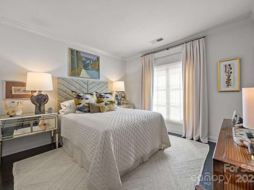 1550 High Street, Charlotte, NC 28211.  MLS# CAR4251602, YatesRealty ID 15315. 