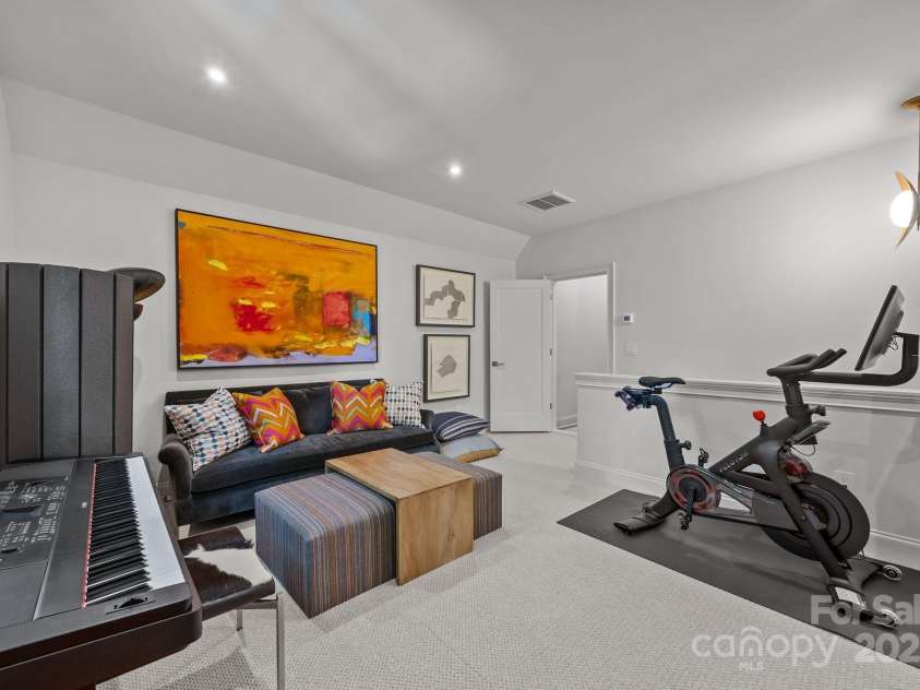 1550 High Street, Charlotte, NC 28211.  MLS# CAR4251602, YatesRealty ID 15315. 