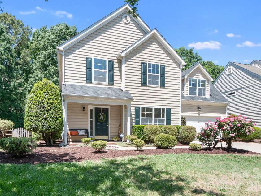 4634 Bridle Ridge Lane, Charlotte, NC 28269.  MLS# CAR4372791, YatesRealty ID 15315. 