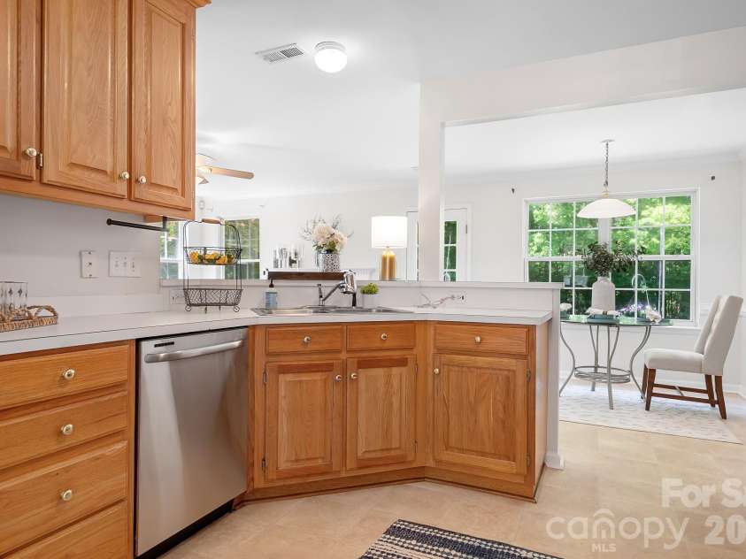 4634 Bridle Ridge Lane, Charlotte, NC 28269.  MLS# CAR4372791, YatesRealty ID 15315. 