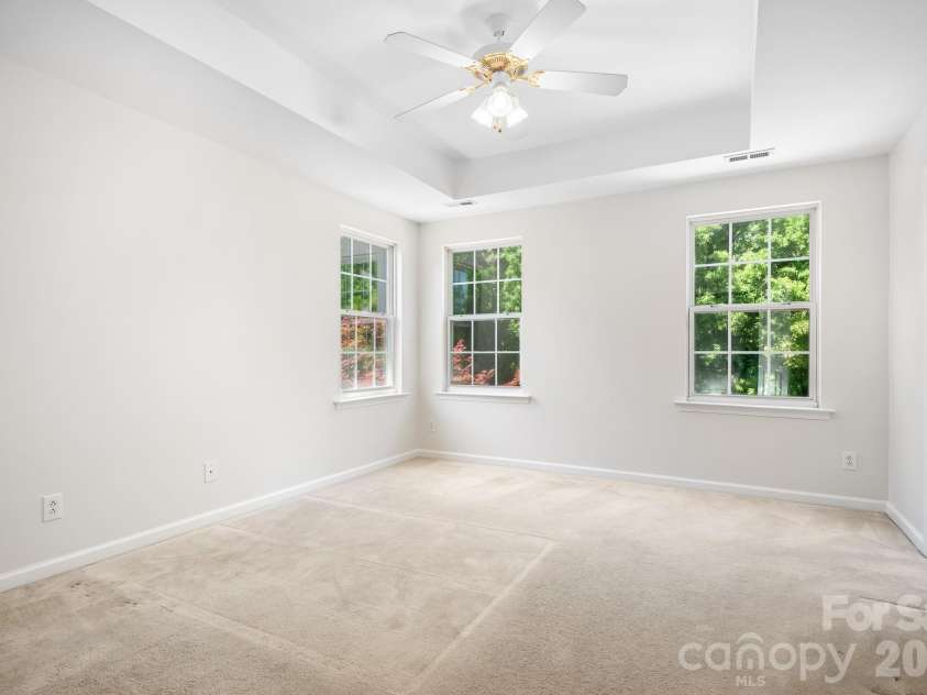 4634 Bridle Ridge Lane, Charlotte, NC 28269.  MLS# CAR4372791, YatesRealty ID 15315. 
