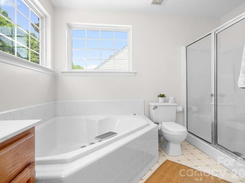 4634 Bridle Ridge Lane, Charlotte, NC 28269.  MLS# CAR4372791, YatesRealty ID 15315. 