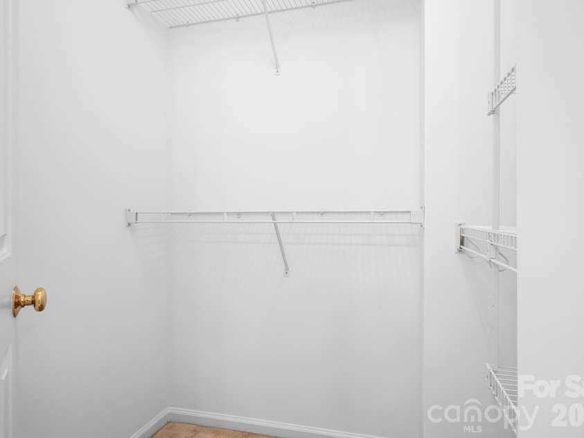 4634 Bridle Ridge Lane, Charlotte, NC 28269.  MLS# CAR4372791, YatesRealty ID 15315. 