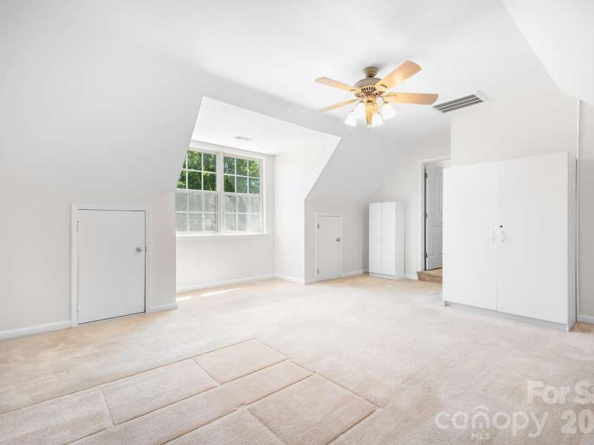 4634 Bridle Ridge Lane, Charlotte, NC 28269.  MLS# CAR4372791, YatesRealty ID 15315. 