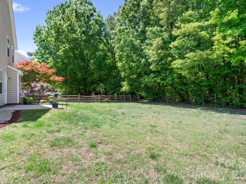 4634 Bridle Ridge Lane, Charlotte, NC 28269.  MLS# CAR4372791, YatesRealty ID 15315. 
