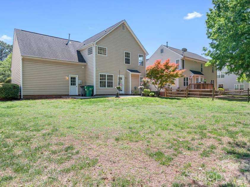 4634 Bridle Ridge Lane, Charlotte, NC 28269.  MLS# CAR4372791, YatesRealty ID 15315. 