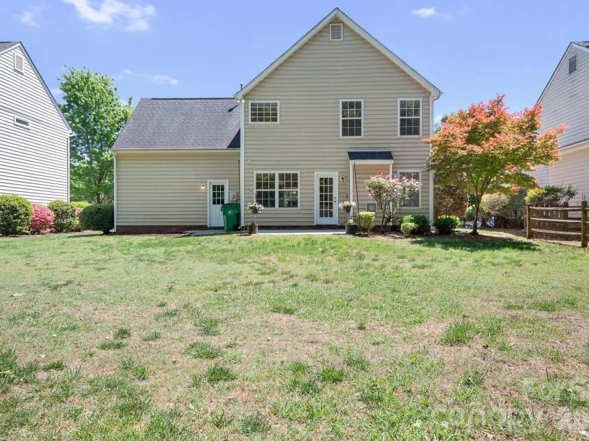 4634 Bridle Ridge Lane, Charlotte, NC 28269.  MLS# CAR4372791, YatesRealty ID 15315. 