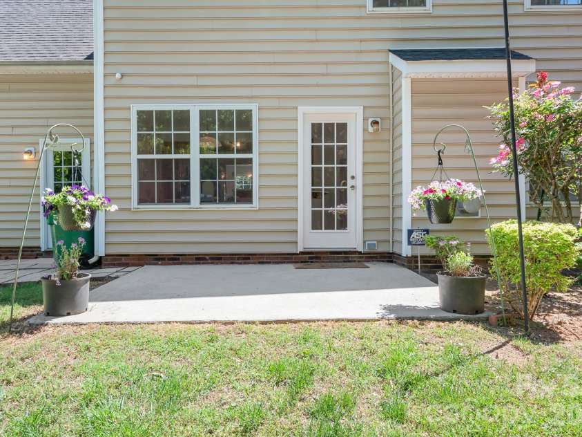 4634 Bridle Ridge Lane, Charlotte, NC 28269.  MLS# CAR4372791, YatesRealty ID 15315. 