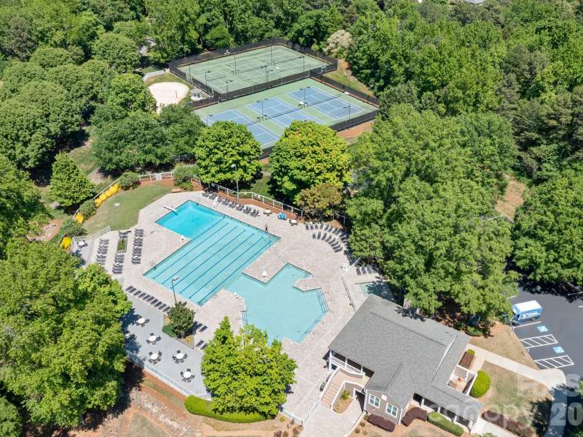 4634 Bridle Ridge Lane, Charlotte, NC 28269.  MLS# CAR4372791, YatesRealty ID 15315. 