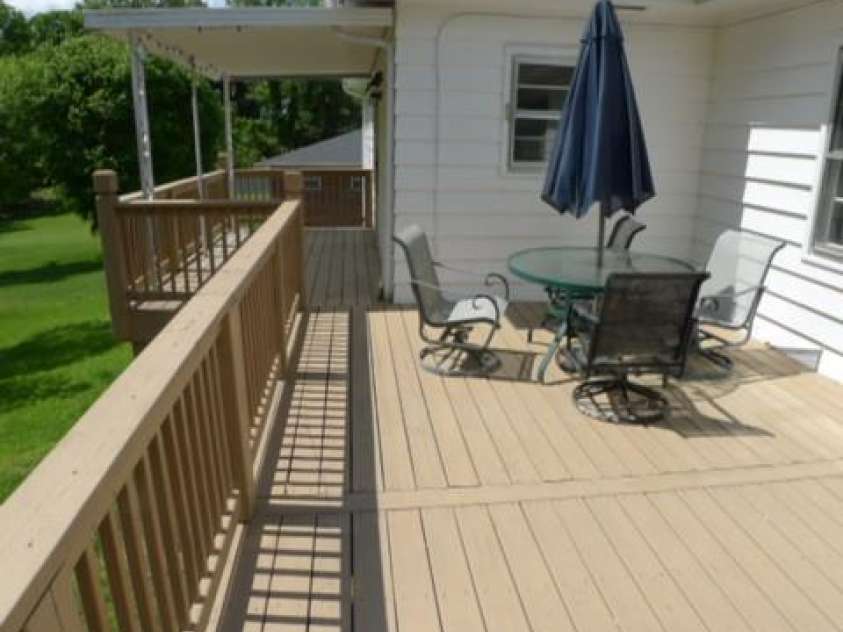 104 Main Street, Jonesville, NC 28642.  MLS# CAR4257586, YatesRealty ID 15316. 