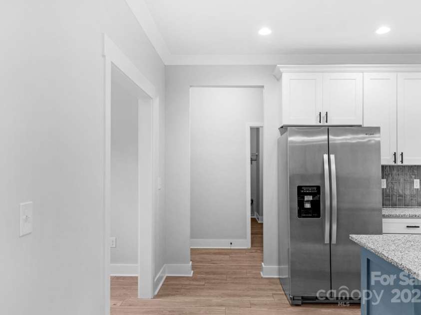 142 Crystal Heights Drive, Hendersonville, NC 28739.  MLS# CAR4310051, YatesRealty ID 15316. 